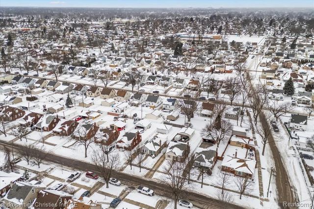 916 Harrison Boulevard, Lincoln Park, MI 48146