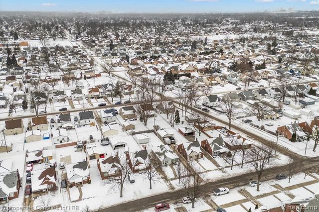 916 Harrison Boulevard, Lincoln Park, MI 48146