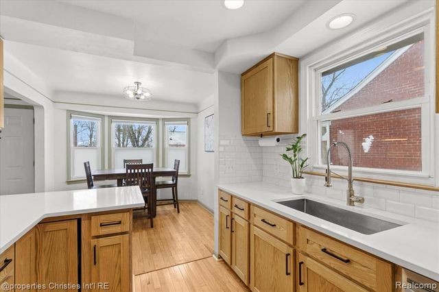 916 Harrison Boulevard, Lincoln Park, MI 48146