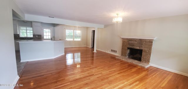 7045 SAN JOSE Boulevard, Jacksonville, FL 32217