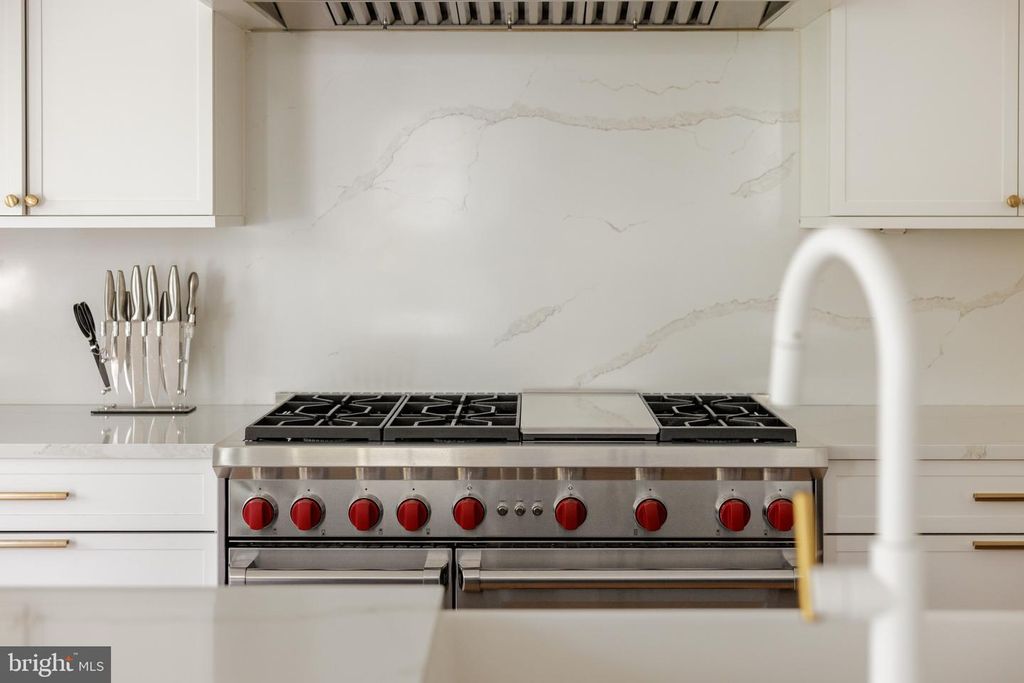 Image 13 of property listing at 7208 RIDGEWOOD AVE, Chevy Chase, MD 20815