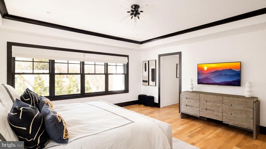 Image 30 of property listing at 7208 RIDGEWOOD AVE, Chevy Chase, MD 20815