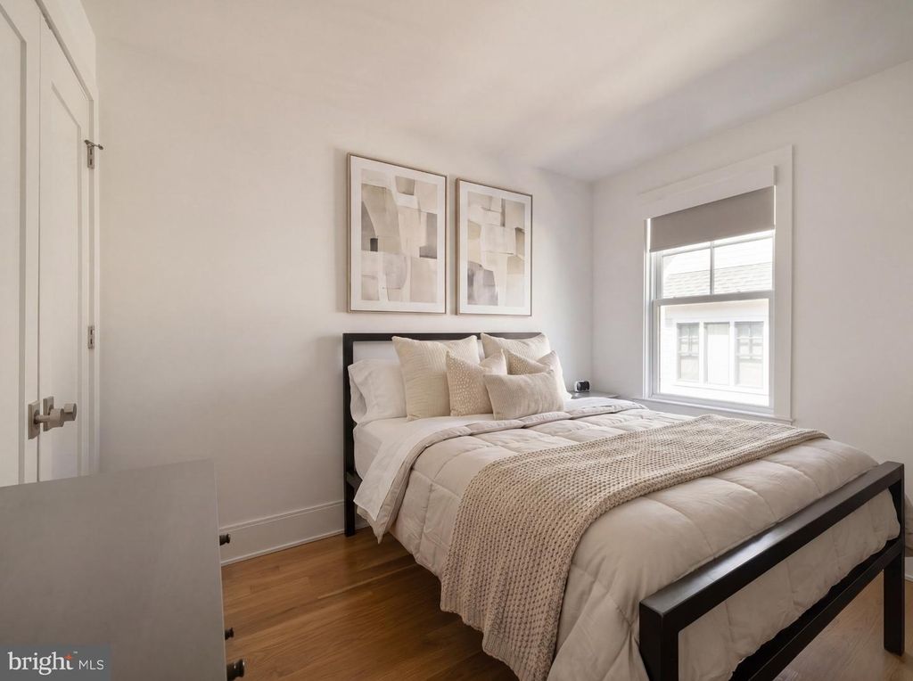 Image 36 of property listing at 7208 RIDGEWOOD AVE, Chevy Chase, MD 20815
