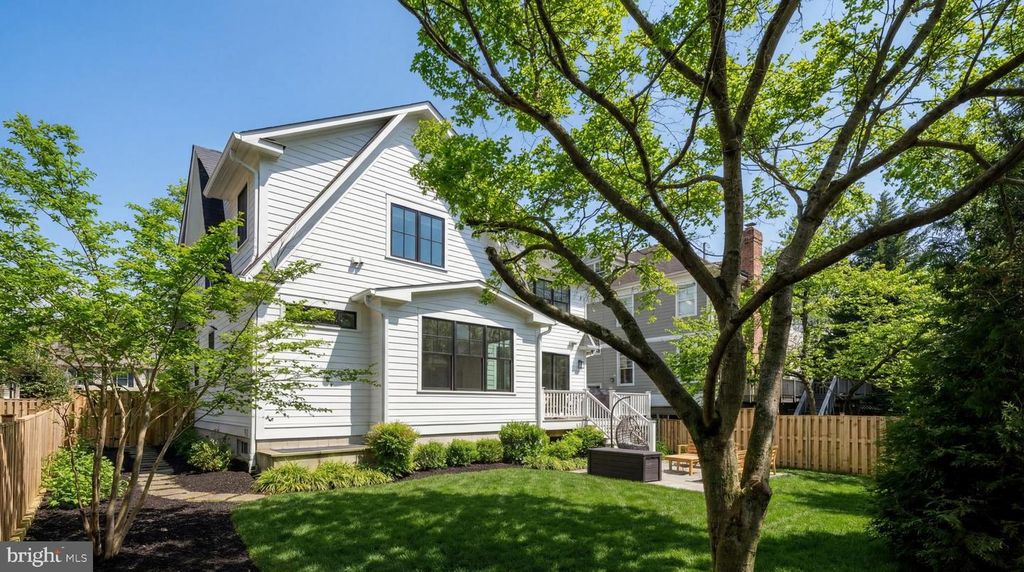 Image 48 of property listing at 7208 RIDGEWOOD AVE, Chevy Chase, MD 20815