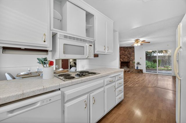 9723 Parktree Way, Elk Grove, CA 95624