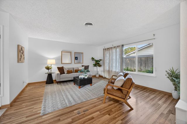 9723 Parktree Way, Elk Grove, CA 95624