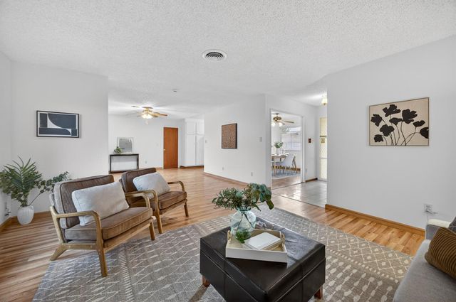 9723 Parktree Way, Elk Grove, CA 95624