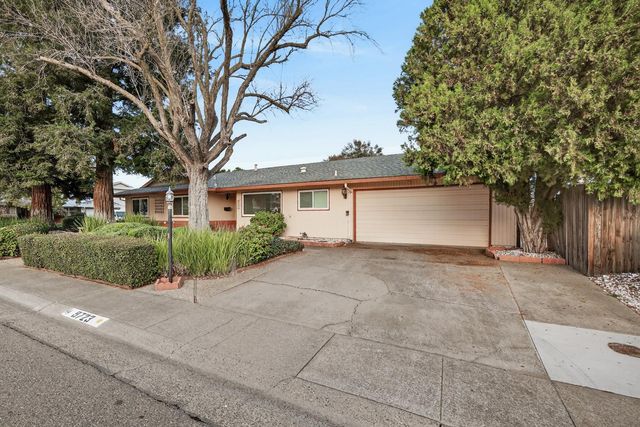 9723 Parktree Way, Elk Grove, CA 95624