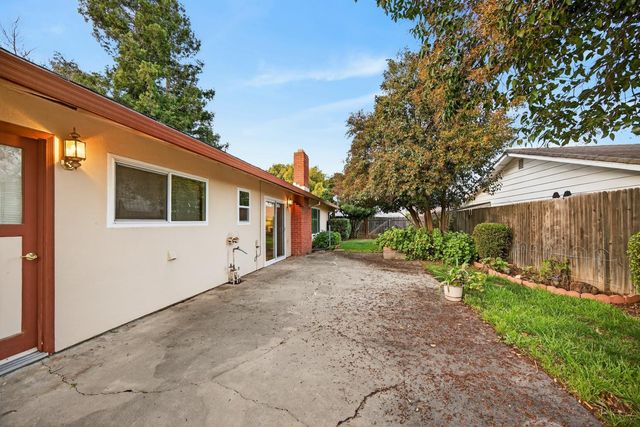9723 Parktree Way, Elk Grove, CA 95624
