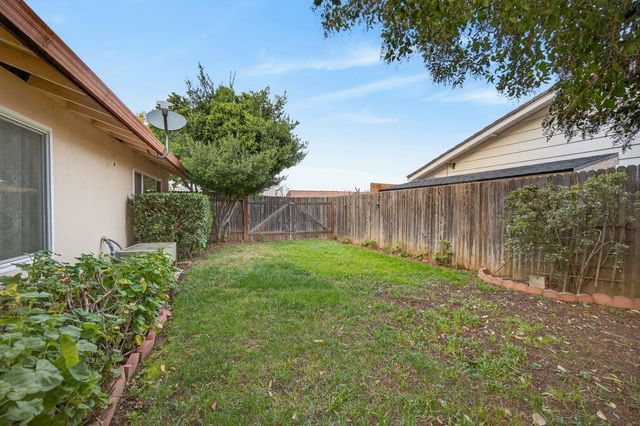9723 Parktree Way, Elk Grove, CA 95624