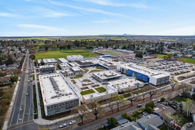 9723 Parktree Way, Elk Grove, CA 95624