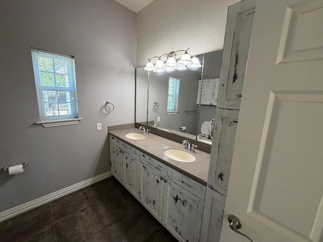 279 Hcr 1367, Hillsboro, TX 76645