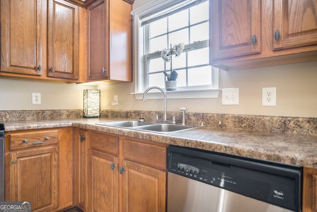 303 Gray Fox Crossing, Bonaire, GA 31005