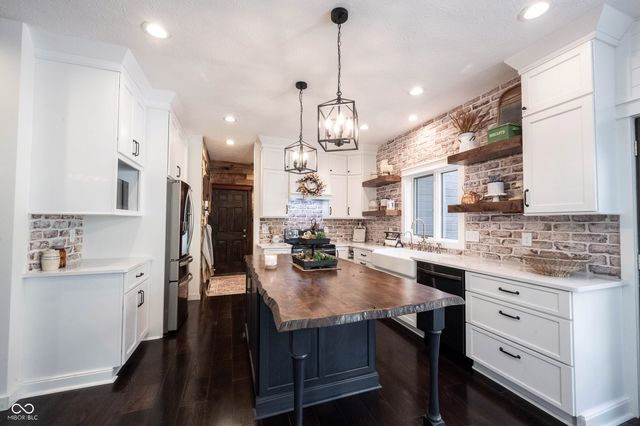 13248 Fairwood Drive, Mccordsville, IN 46055