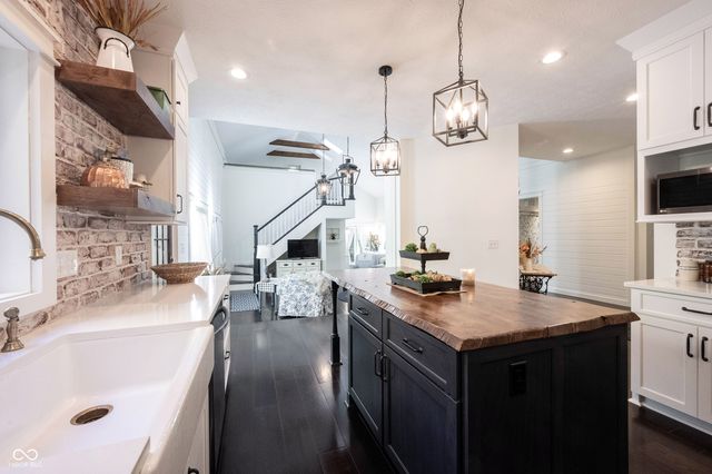 13248 Fairwood Drive, Mccordsville, IN 46055