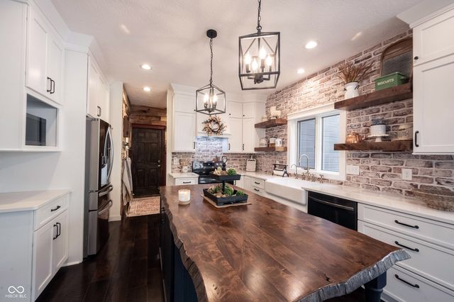13248 Fairwood Drive, Mccordsville, IN 46055