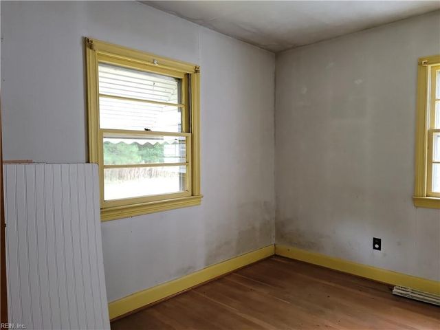 127 Philhower DR, Suffolk, VA 23434