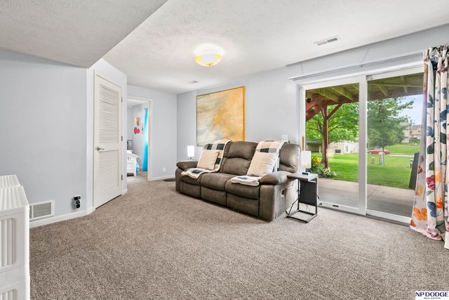 18915 K Street, Omaha, NE 68135