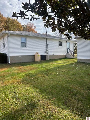 204 Charlotte St, Salem, KY 42078