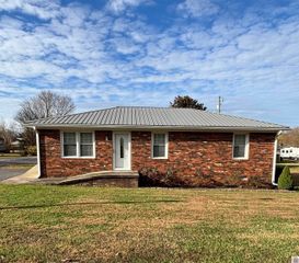 204 Charlotte St, Salem, KY 42078