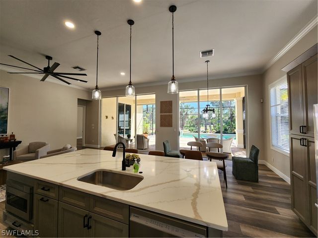 3625 Olde Cottage LN, Bonita Springs, FL 34134