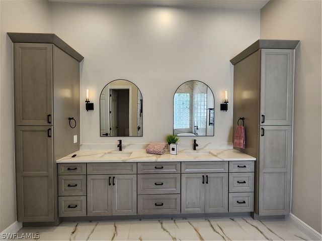 3625 Olde Cottage LN, Bonita Springs, FL 34134