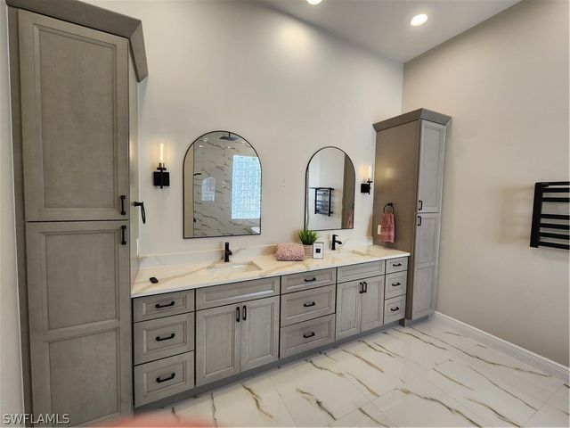 3625 Olde Cottage LN, Bonita Springs, FL 34134