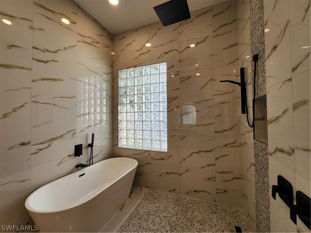 3625 Olde Cottage LN, Bonita Springs, FL 34134