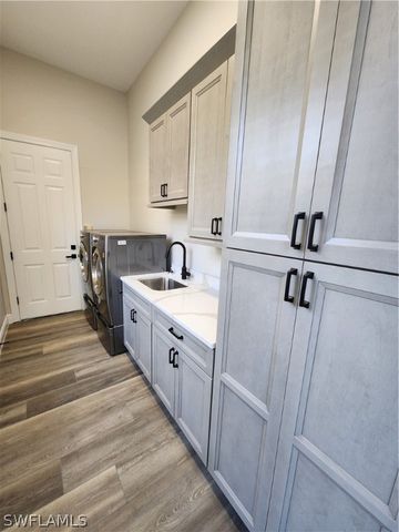 3625 Olde Cottage LN, Bonita Springs, FL 34134