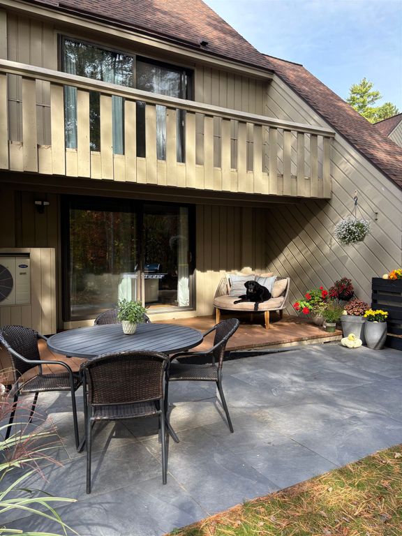 3 Churchill Court, Bedford, NH 03110