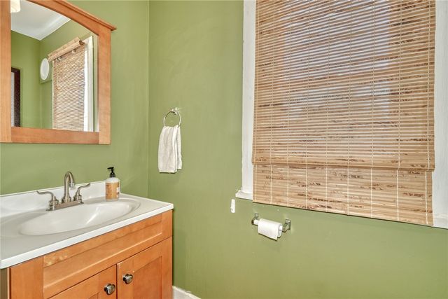 38 Mapledale Street, Rochester, NY 14609