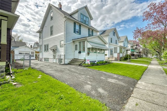 38 Mapledale Street, Rochester, NY 14609