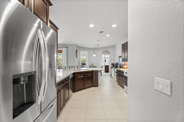 445 NW Sunflower Place, Jensen Beach, FL 34957