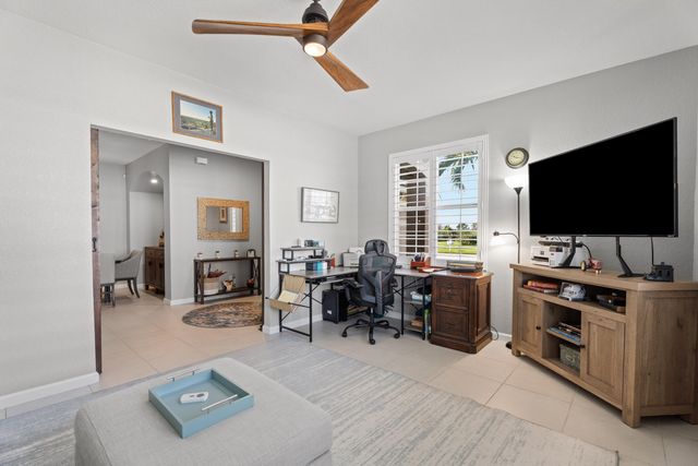 445 NW Sunflower Place, Jensen Beach, FL 34957