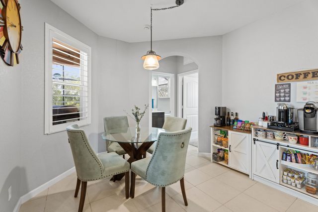 445 NW Sunflower Place, Jensen Beach, FL 34957