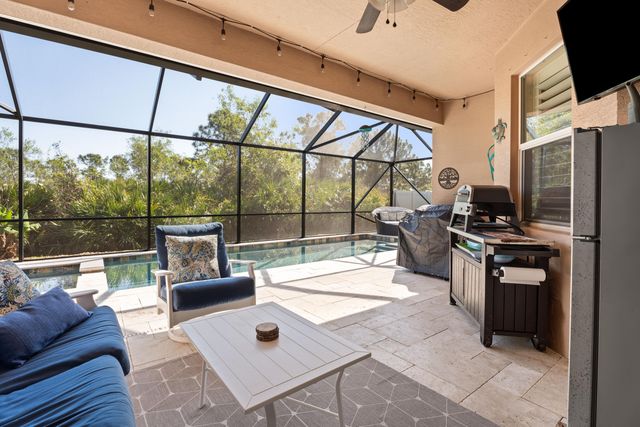 445 NW Sunflower Place, Jensen Beach, FL 34957