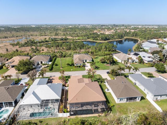 445 NW Sunflower Place, Jensen Beach, FL 34957