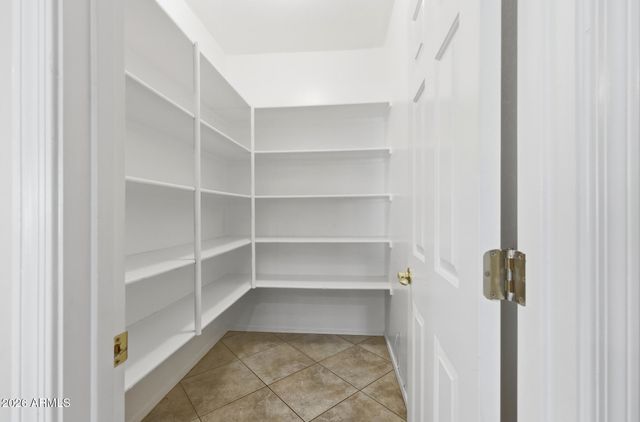 8216 W CROCUS Drive, Peoria, AZ 85381