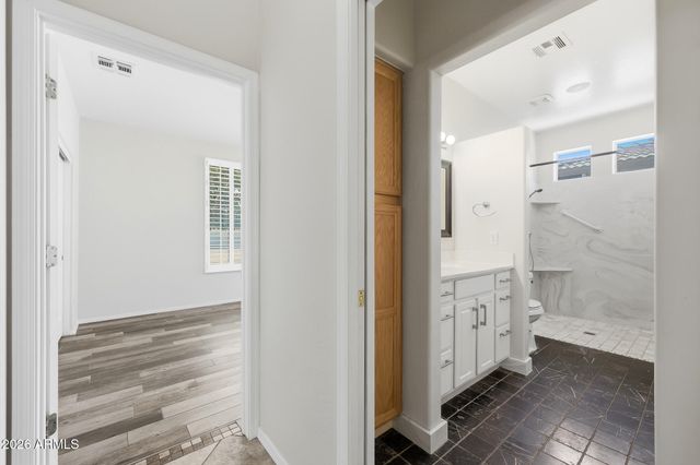 8216 W CROCUS Drive, Peoria, AZ 85381