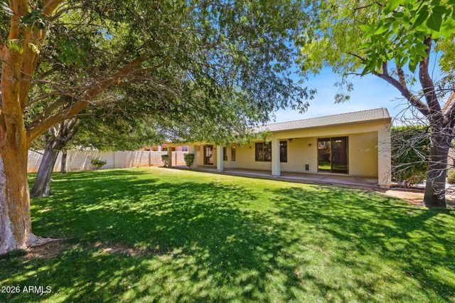 8216 W CROCUS Drive, Peoria, AZ 85381