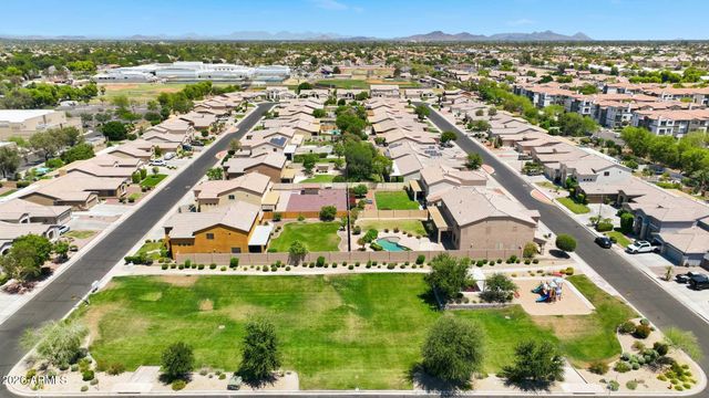 8216 W CROCUS Drive, Peoria, AZ 85381