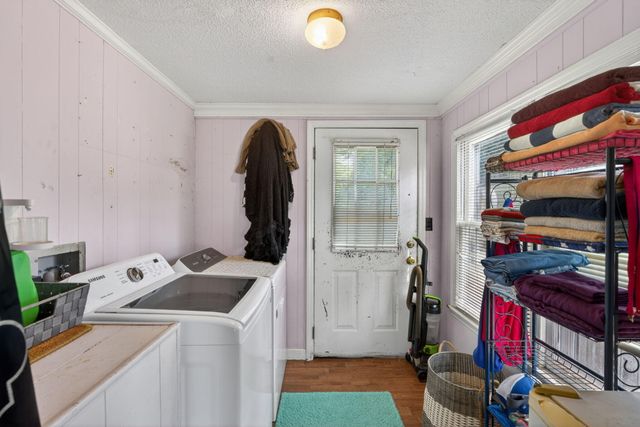650 Hampton Street, Elloree, SC 29047