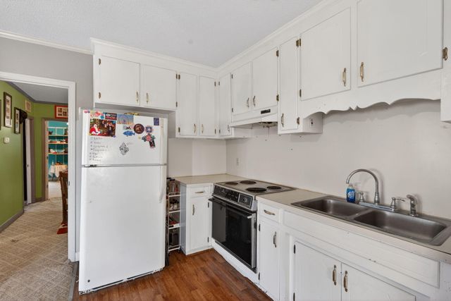 650 Hampton Street, Elloree, SC 29047