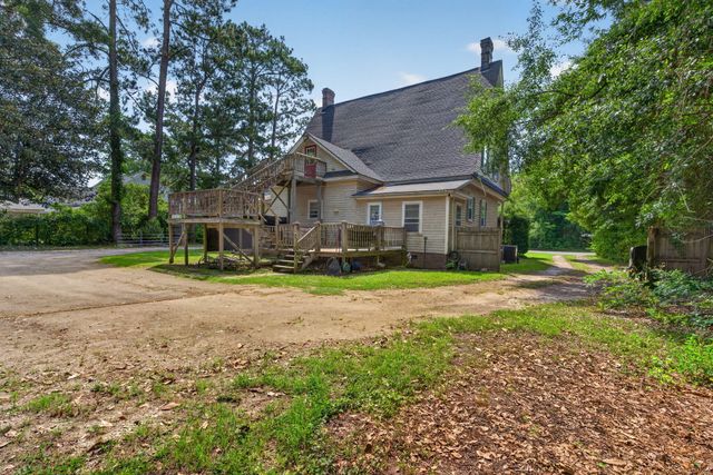 650 Hampton Street, Elloree, SC 29047