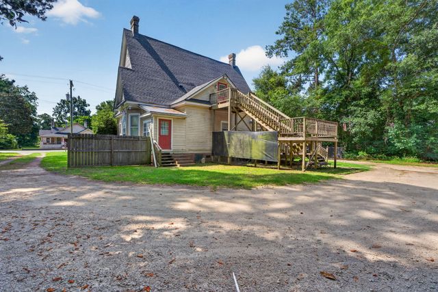 650 Hampton Street, Elloree, SC 29047