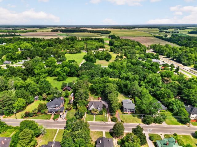 650 Hampton Street, Elloree, SC 29047