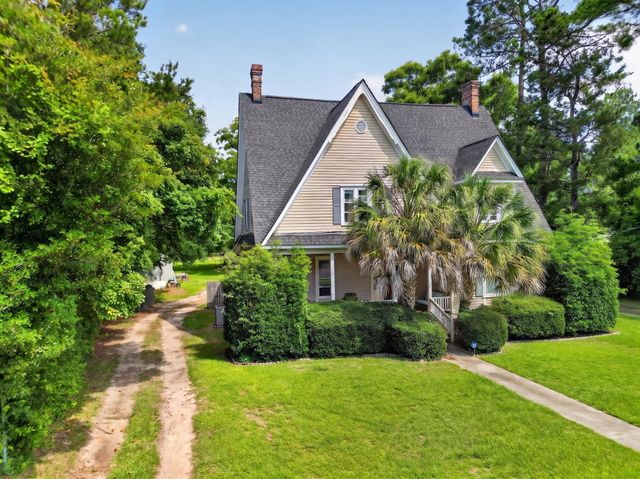 650 Hampton Street, Elloree, SC 29047