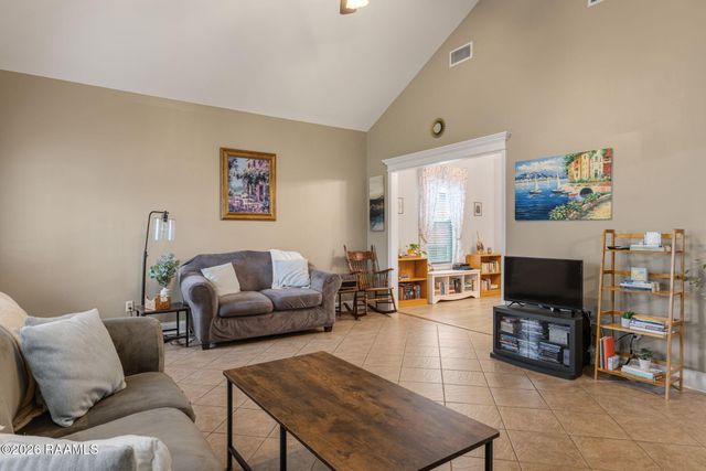 203 Sunflower Estates Lane, Carencro, LA 70520