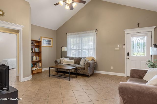 203 Sunflower Estates Lane, Carencro, LA 70520