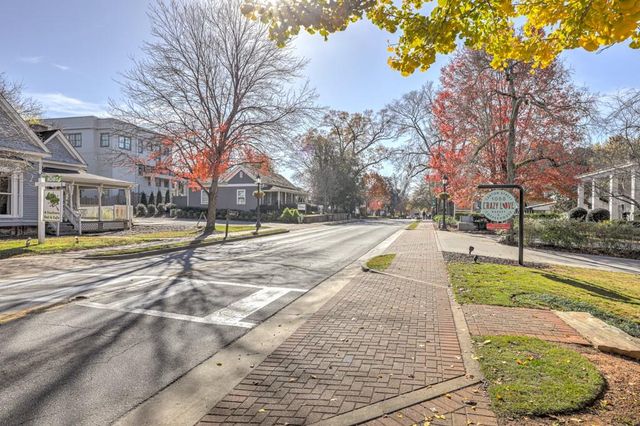 529 Warm Springs Circle, Roswell, GA 30075